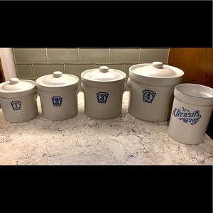 Pfaltzgraff Yorktowne Kaystone canisters and utensil holder